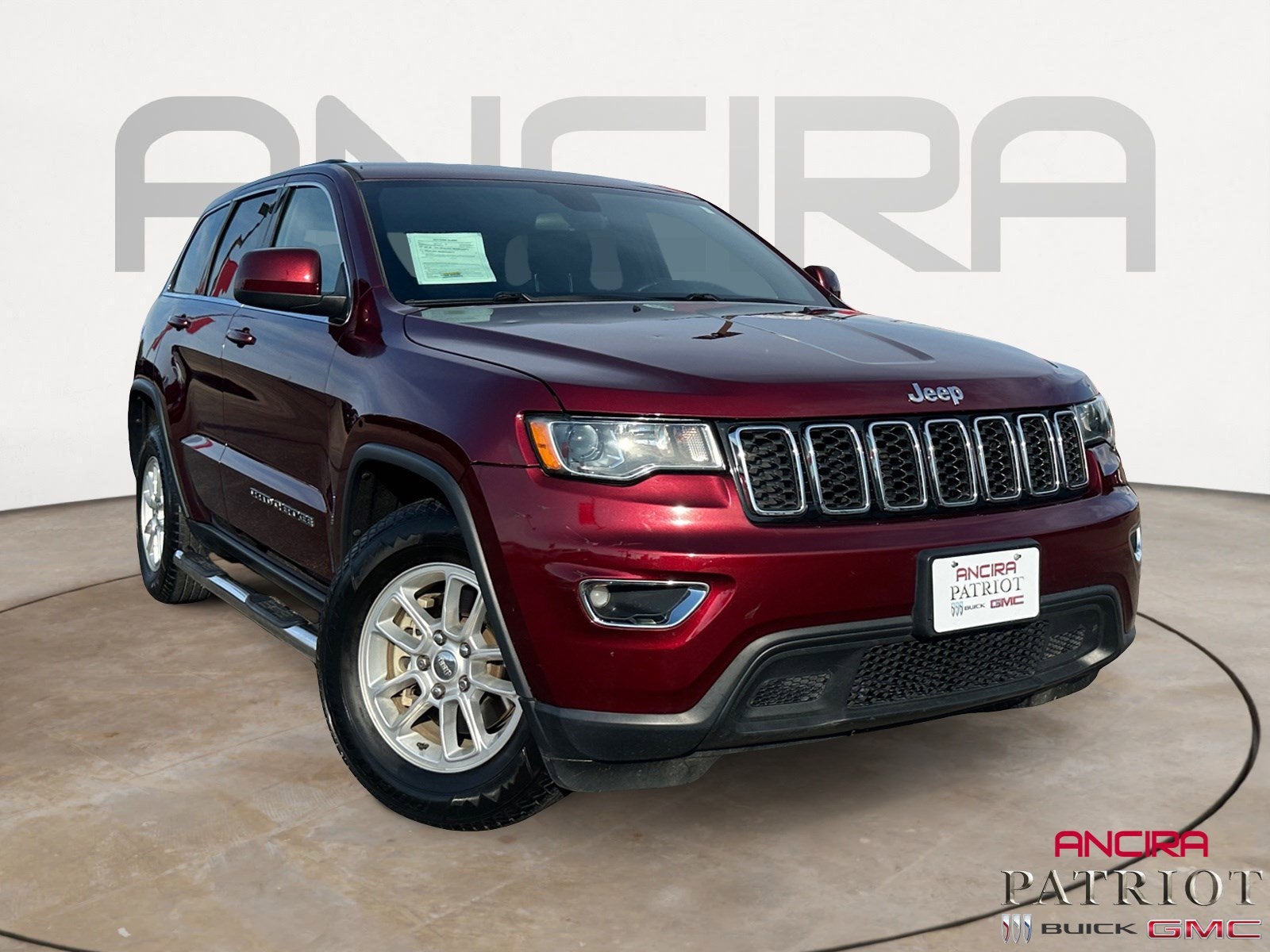2019 Jeep Grand Cherokee Laredo 4x2
