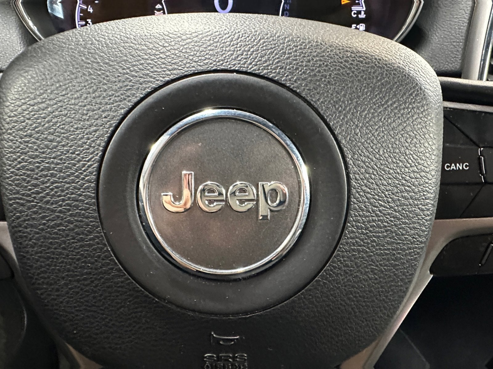 2019 Jeep Grand Cherokee Laredo 4x2