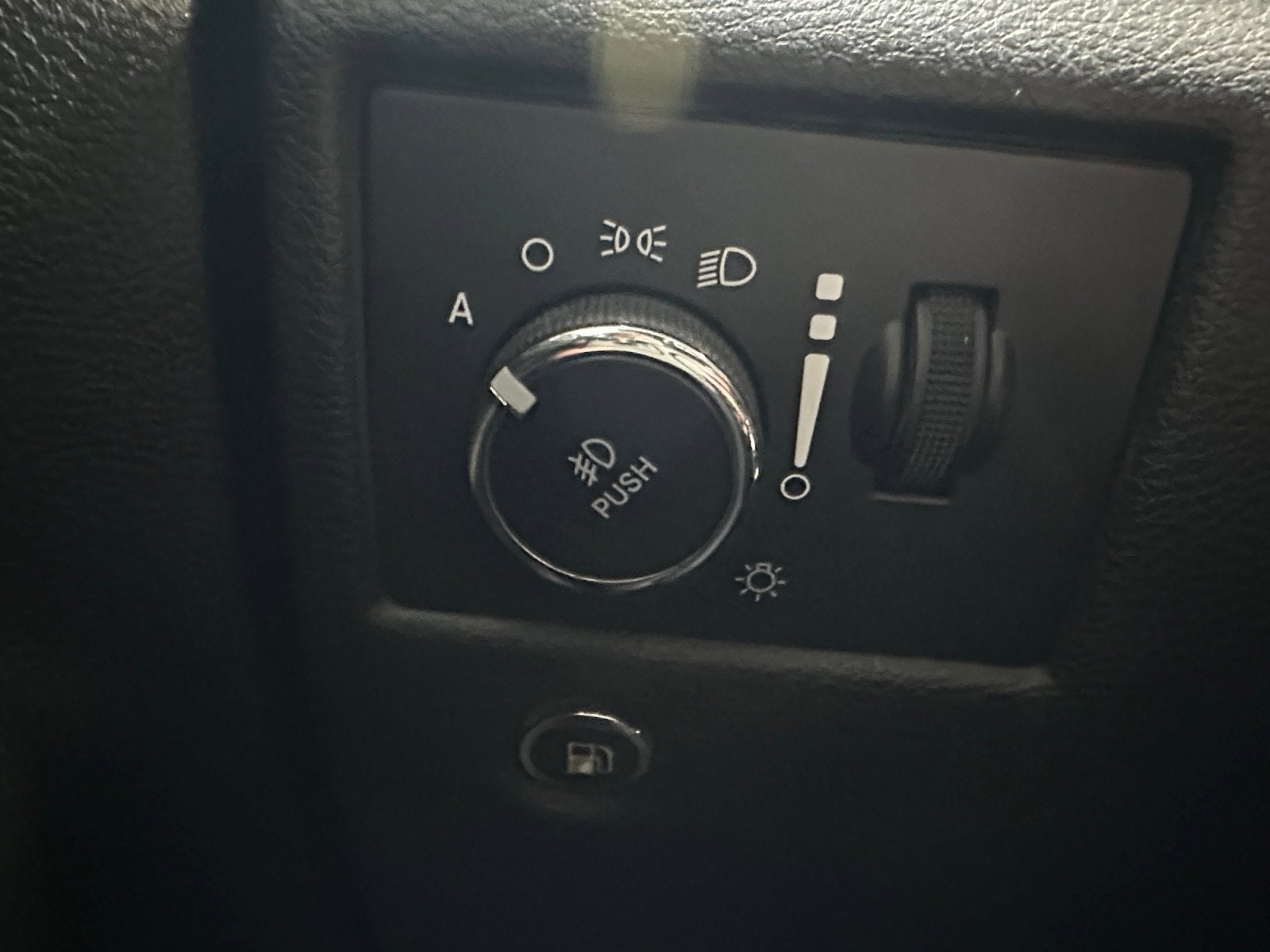 2019 Jeep Grand Cherokee Laredo 4x2