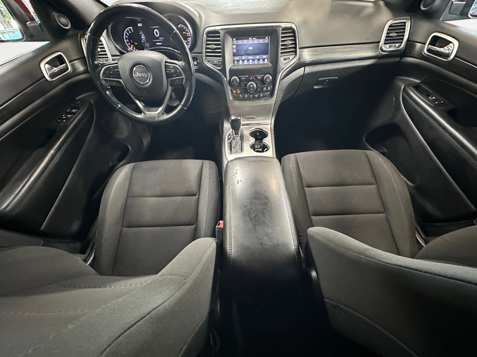 2019 Jeep Grand Cherokee Laredo 4x2