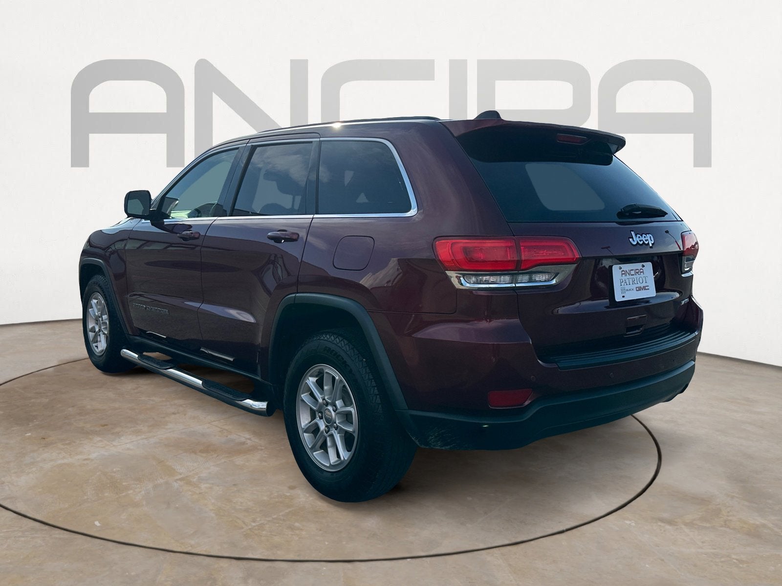 2019 Jeep Grand Cherokee Laredo 4x2