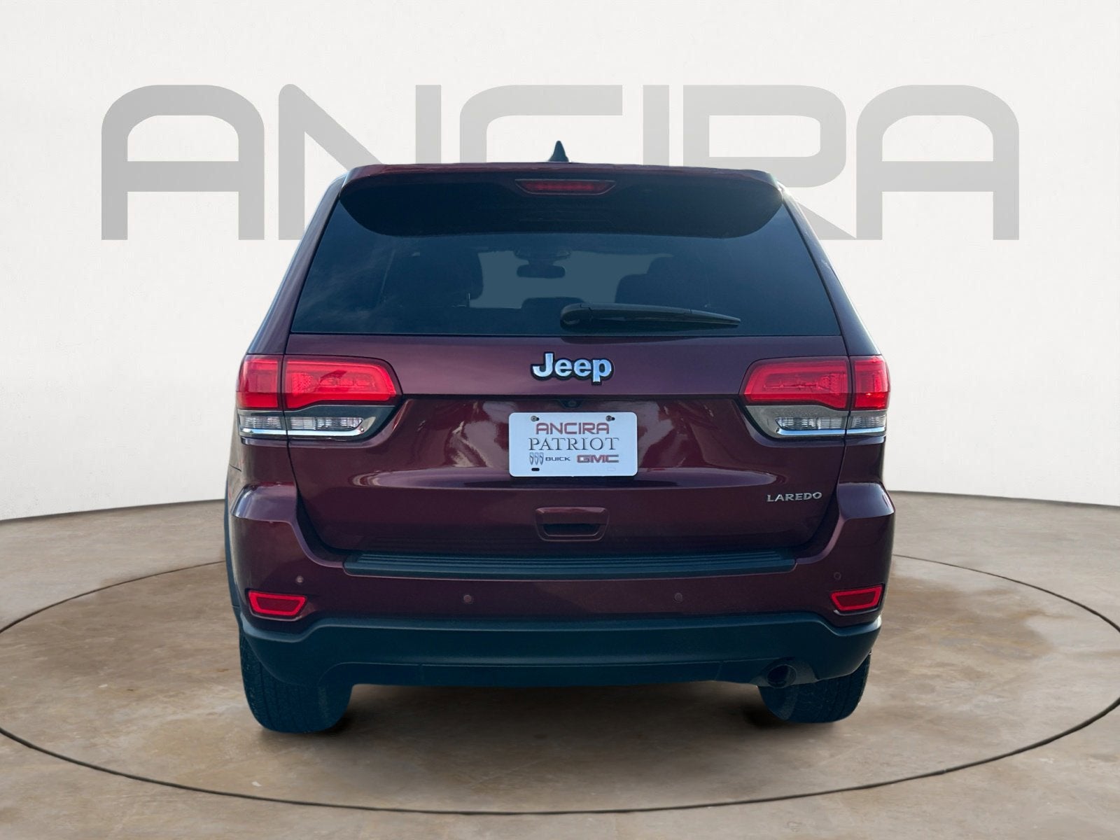 2019 Jeep Grand Cherokee Laredo 4x2