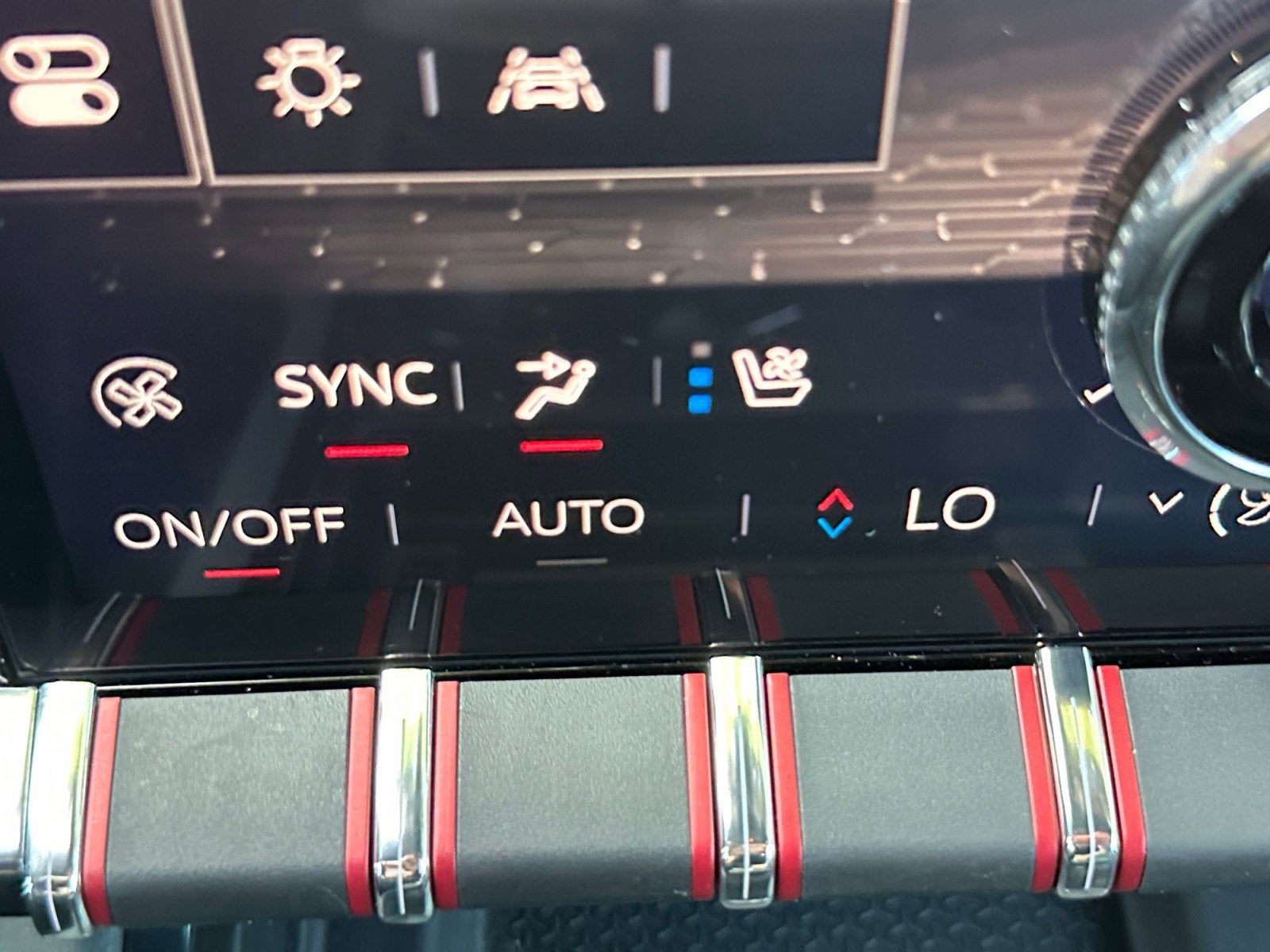 2024 GMC Acadia AT4