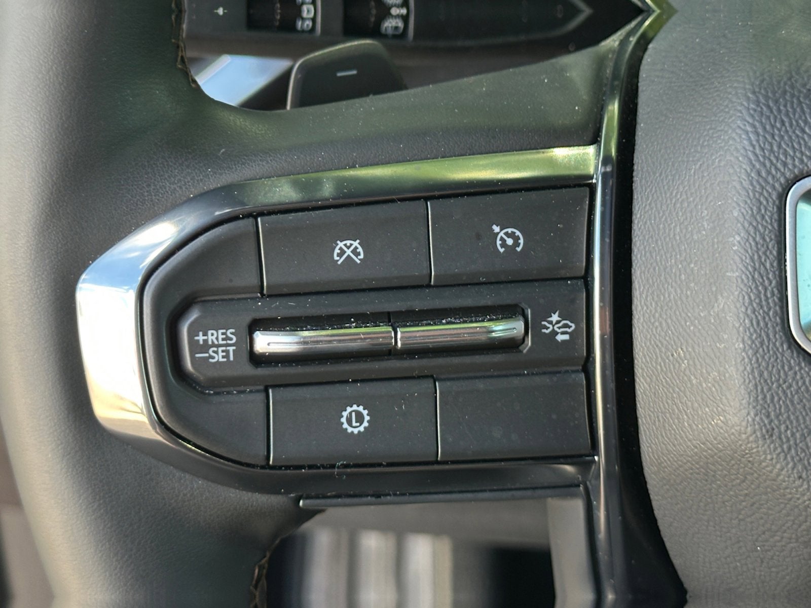 2024 GMC Acadia AT4