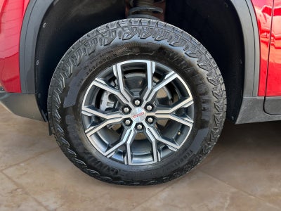 2024 GMC Acadia AT4