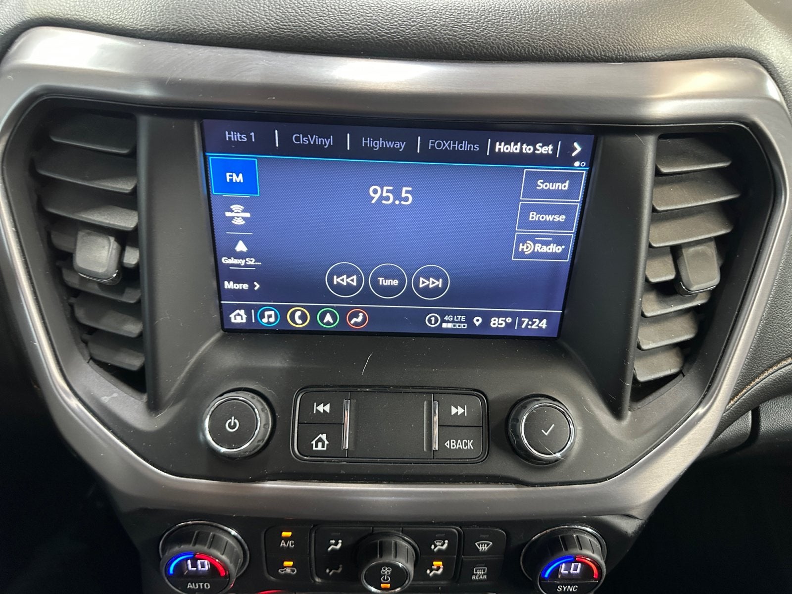 2021 GMC Acadia AT4