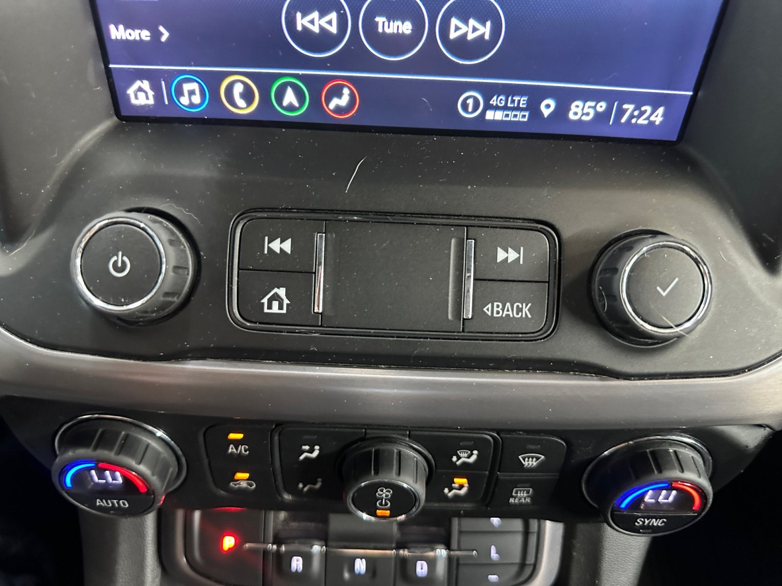 2021 GMC Acadia AT4