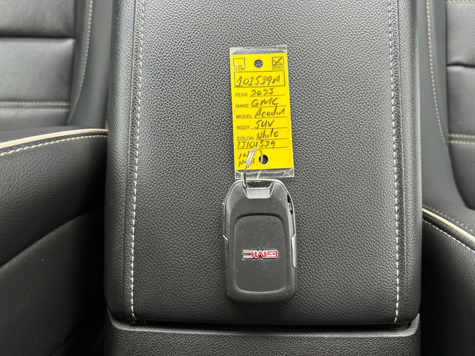 2023 GMC Acadia Denali