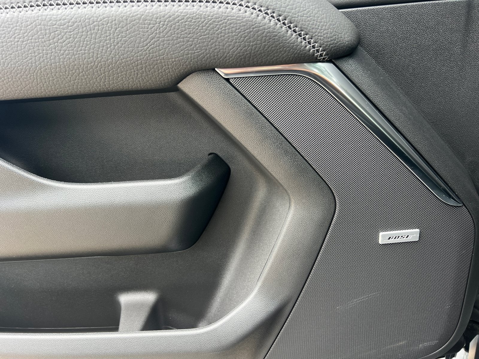 2026 GMC Yukon Denali - Photo 28