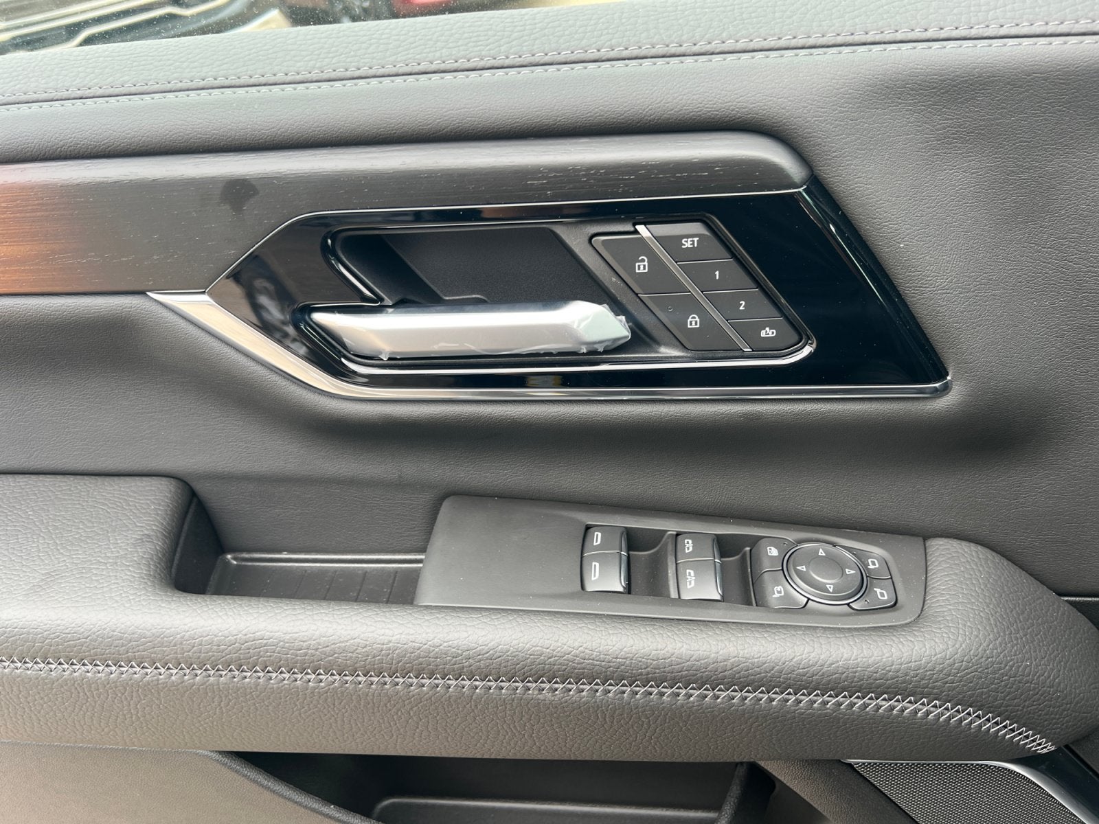 2026 GMC Yukon Denali - Photo 30