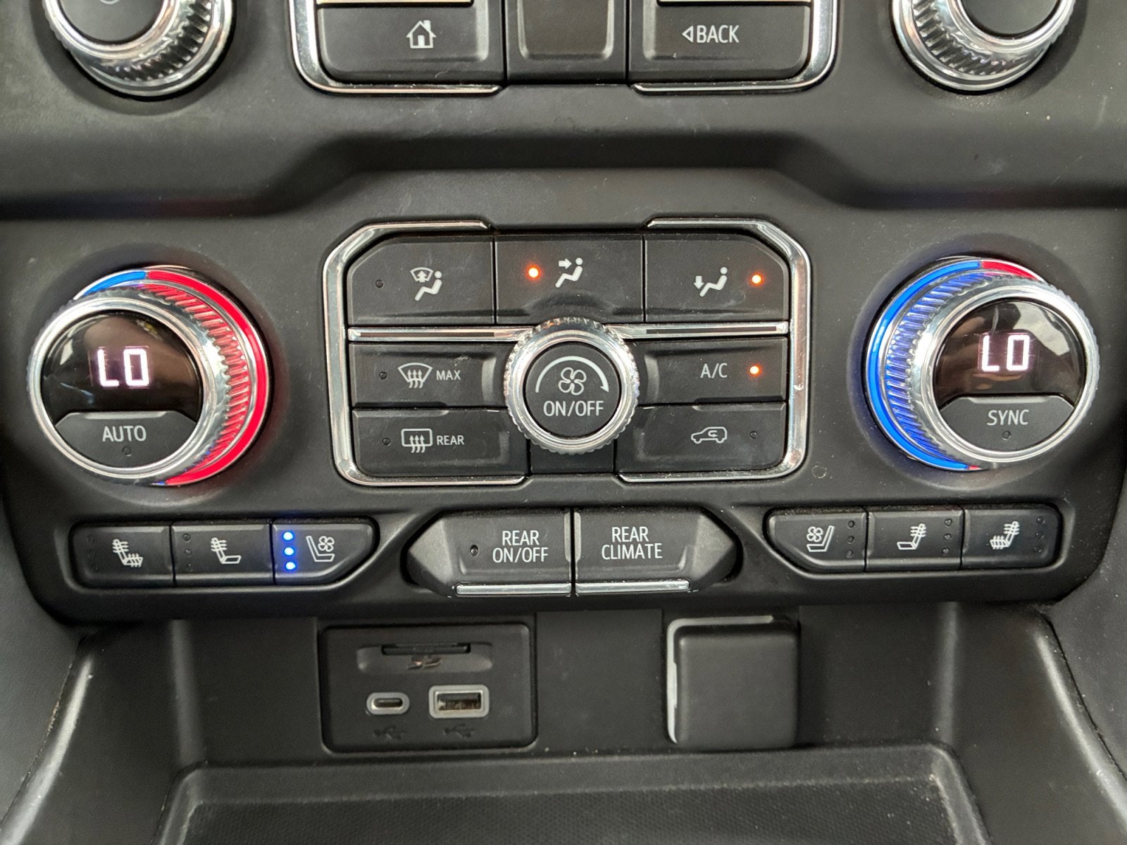 2021 GMC Yukon XL AT4