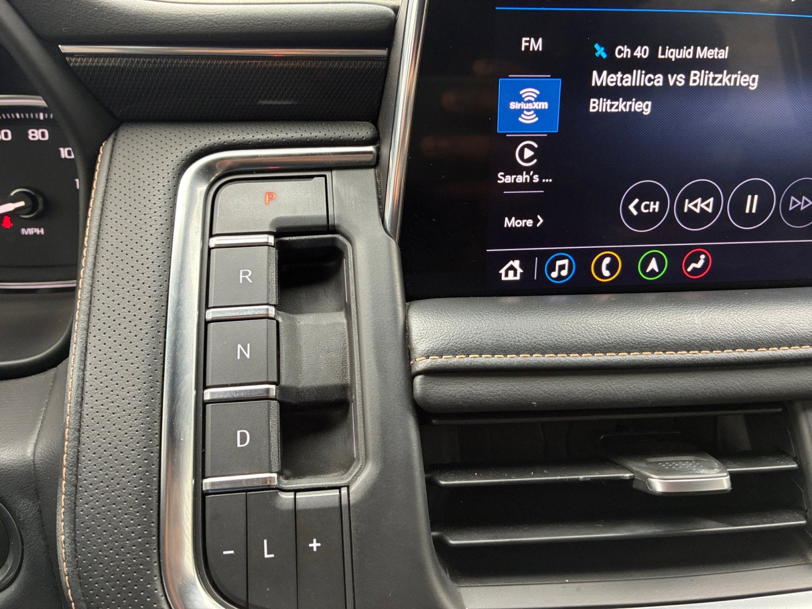 2021 GMC Yukon XL AT4