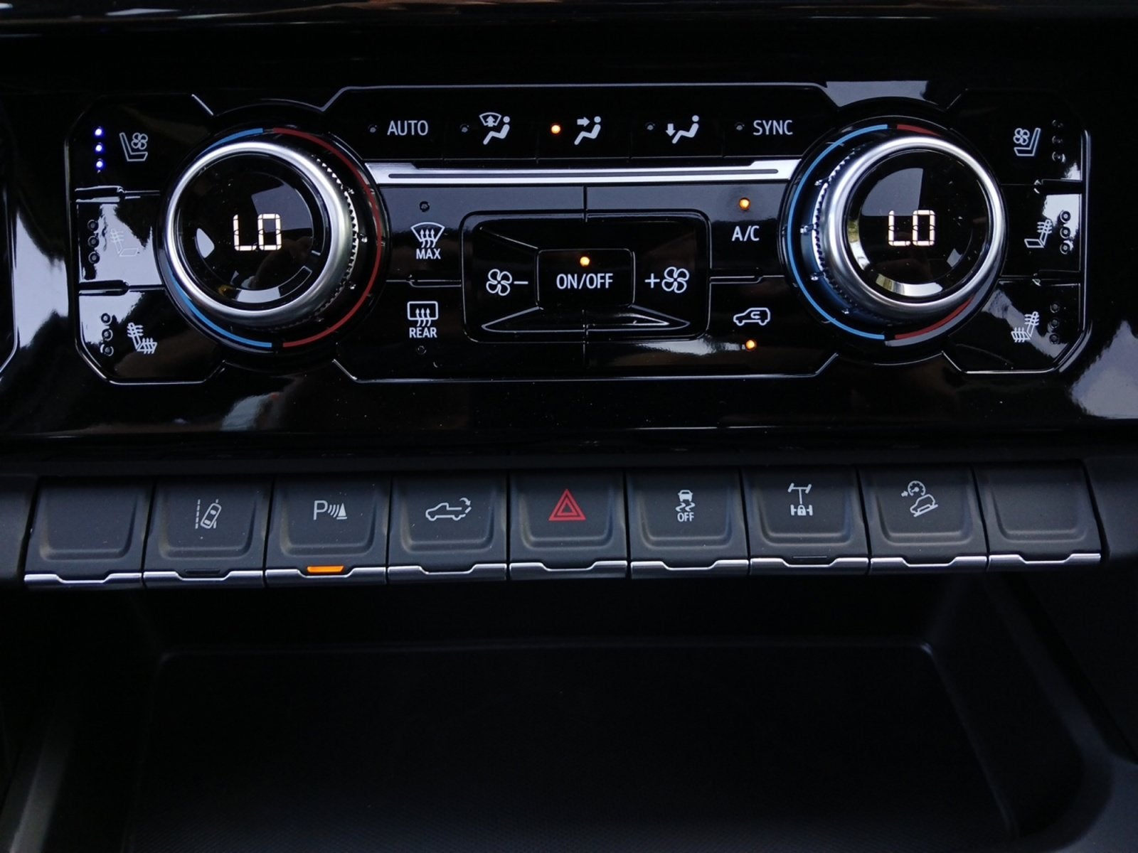 2026 GMC Sierra 2500HD AT4X - Photo 26