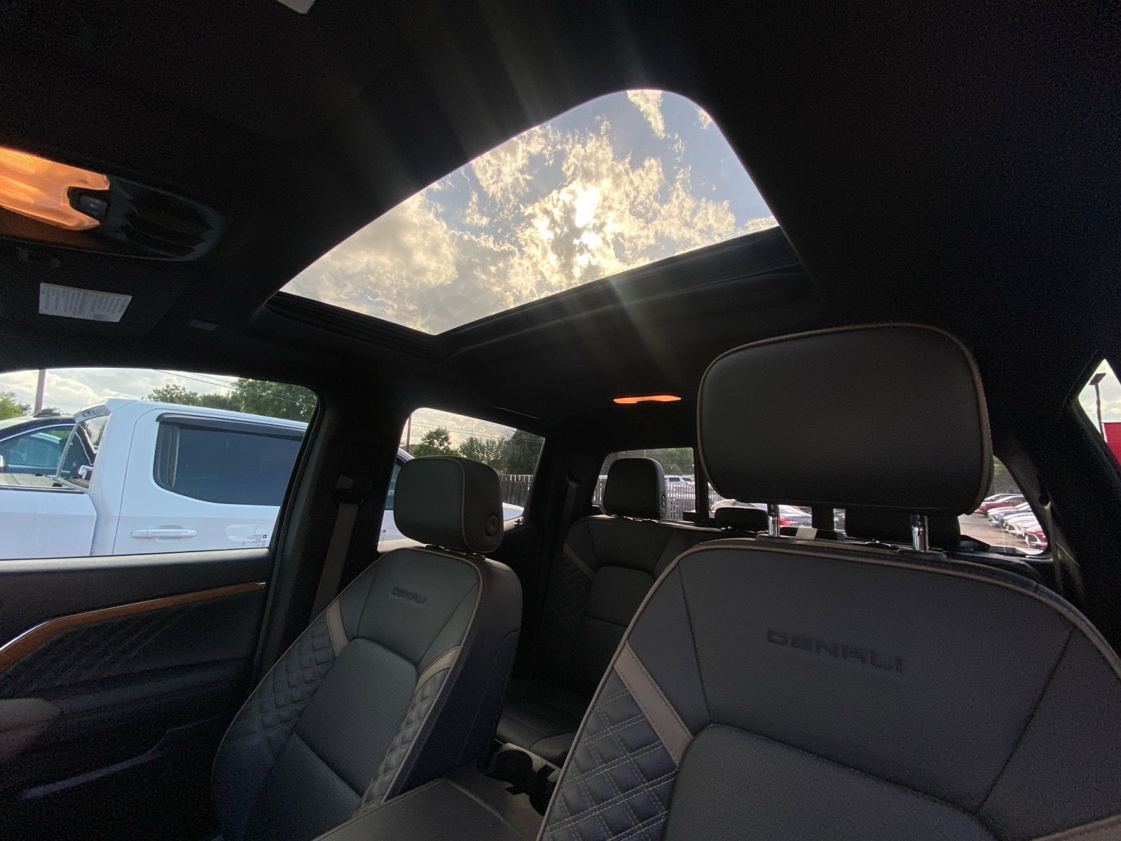 2023 GMC Canyon Denali