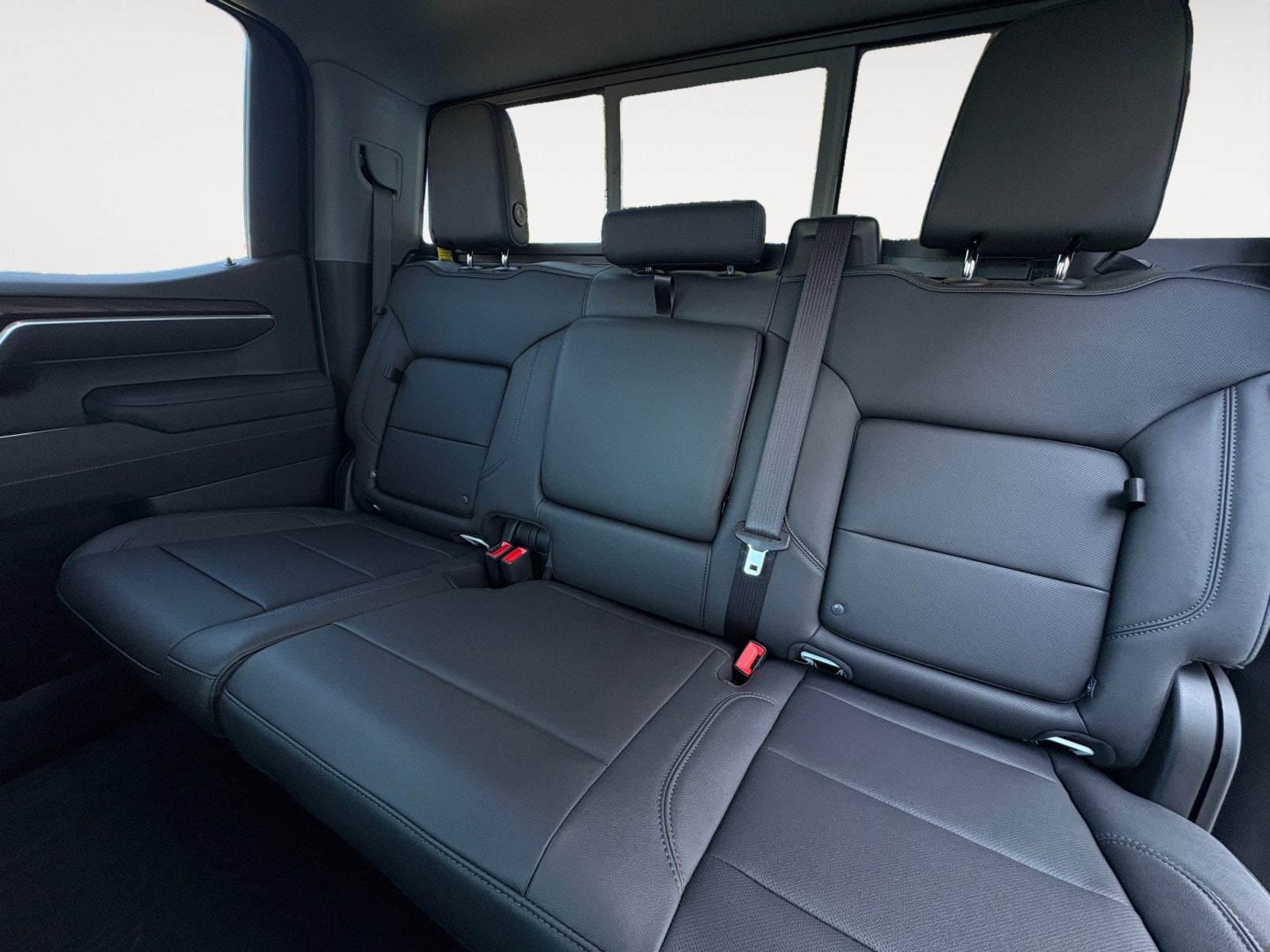 2026 GMC Sierra 1500 SLT - Photo 24