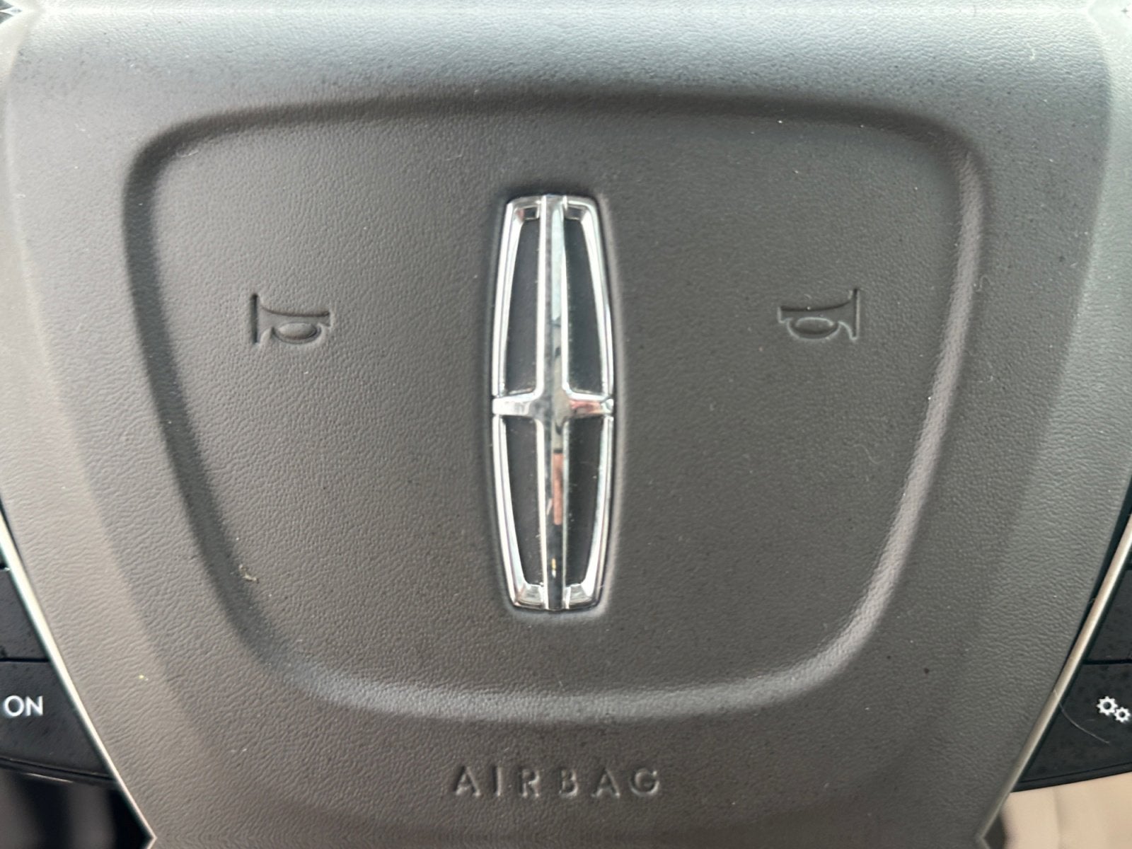 2019 Lincoln Nautilus Select
