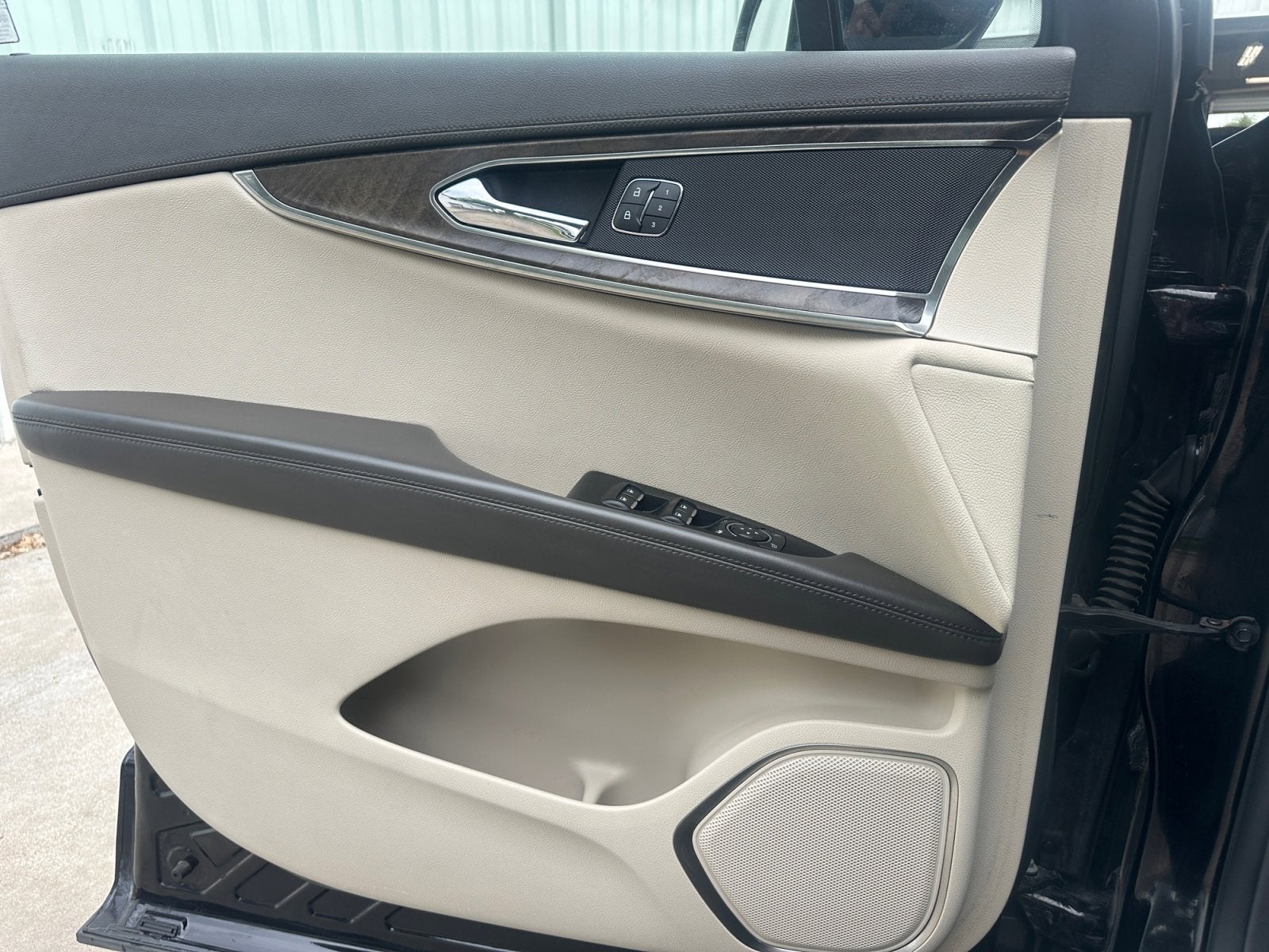 2019 Lincoln Nautilus Select