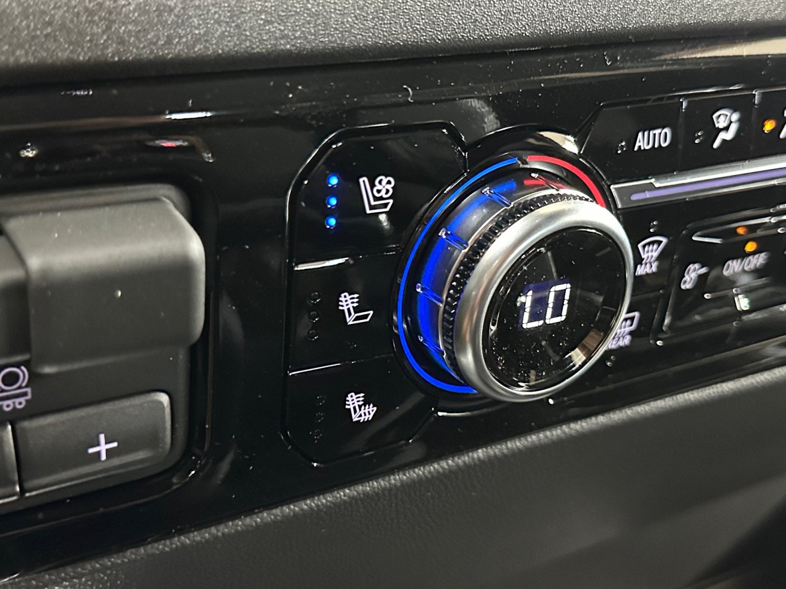 2026 GMC Sierra 1500 SLT - Photo 26