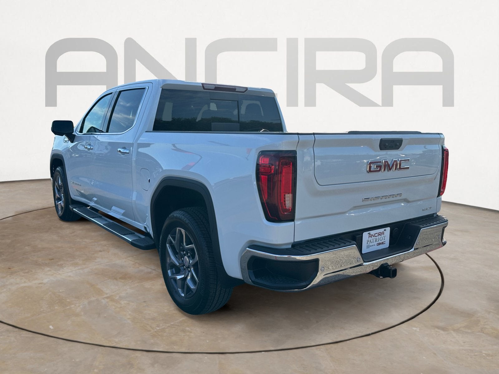 2026 GMC Sierra 1500 SLT - Photo 8
