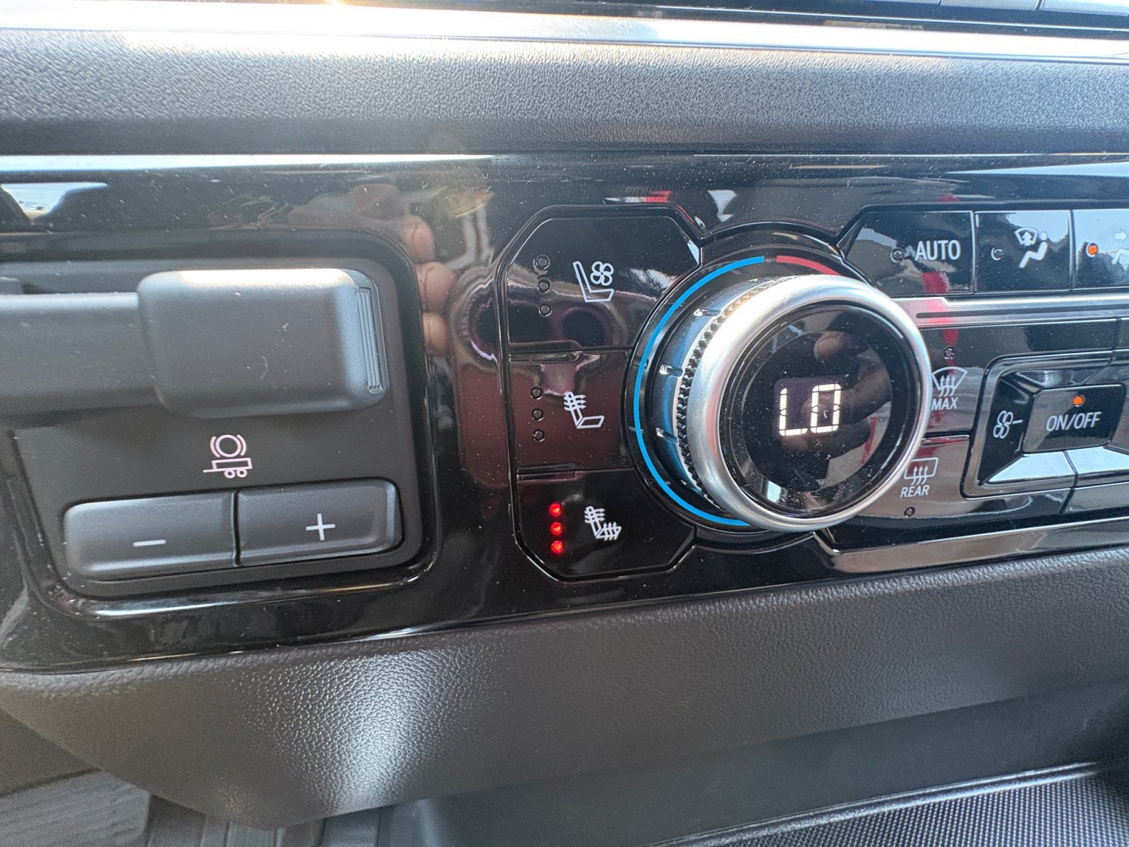 2026 GMC Sierra 1500 SLT - Photo 26