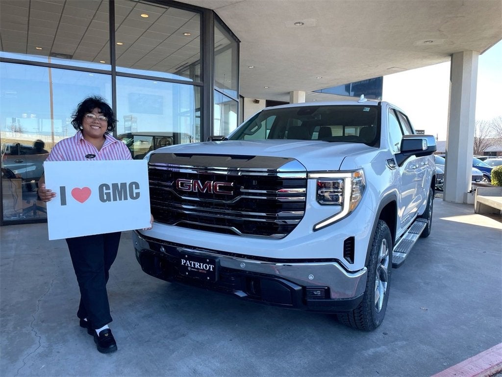 2025 GMC Sierra 1500 SLT