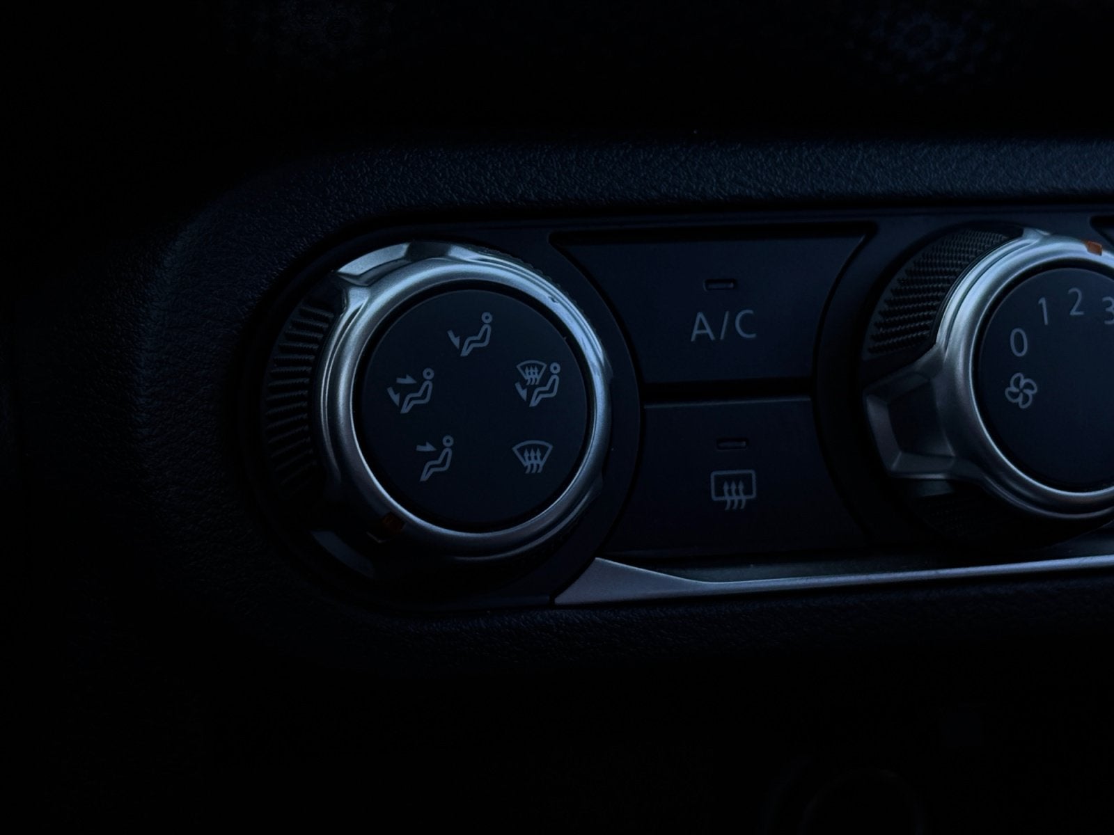 2023 Nissan Kicks SV Xtronic CVT