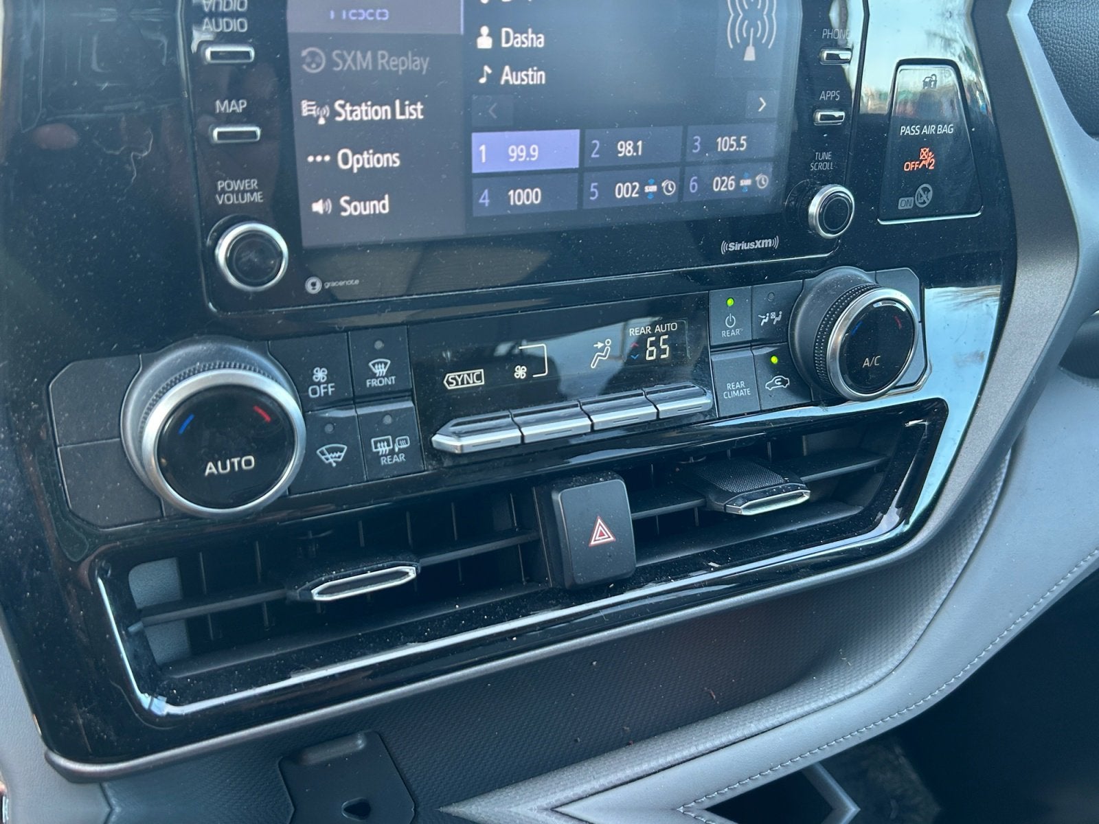 2022 Toyota Highlander L