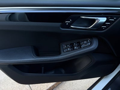 2017 Porsche Macan NA